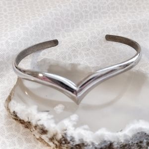 Vintage Silver Chevron Bangle Bracelet